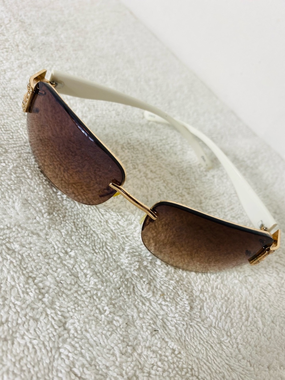 Vintage Y2K McBling Rhinestone Hinge Rimless Rectangle Sunglasses W White Arms